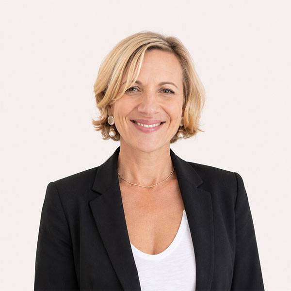 Suzy DIRUY - École Supérieure de Commerce d