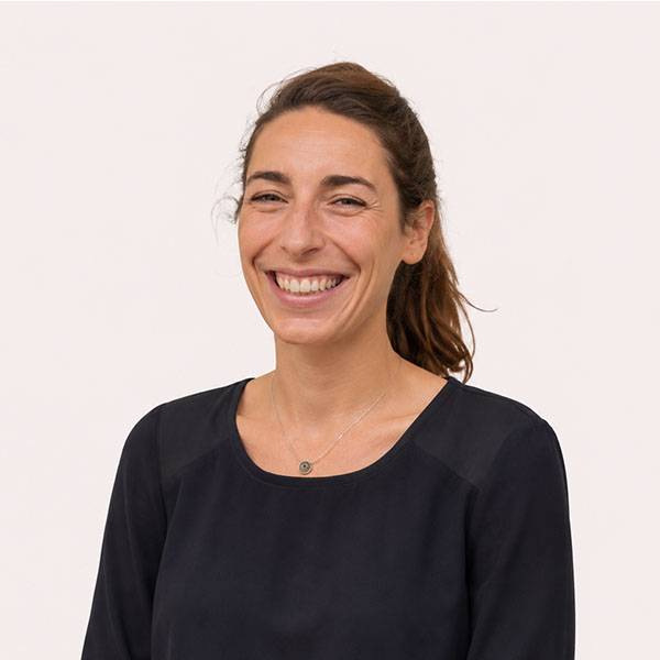 Hélène LAMBRIX - École Supérieure de Commerce d
